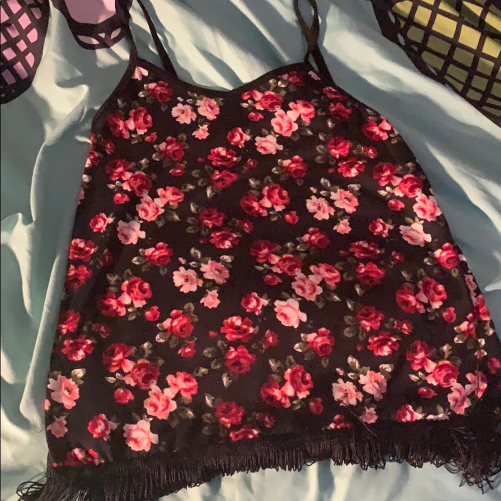 I am selling a tank top size small